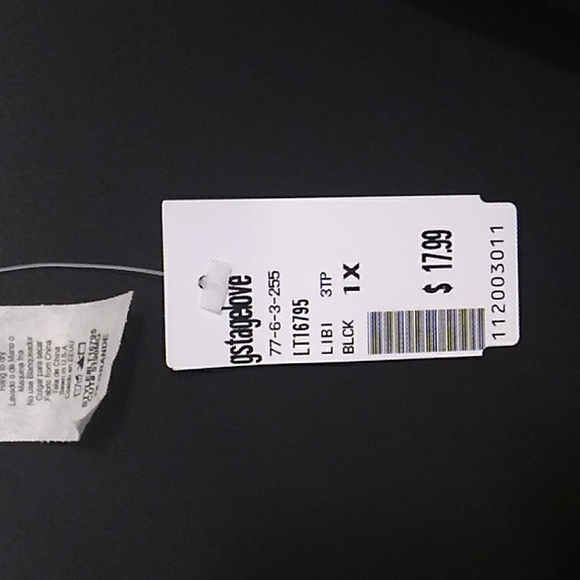Nwt Black and white blouse - Picture 5 of 6